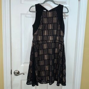 Donna Morgan lace overlay mini dress Sz 6 sleeveless lined fit & flare